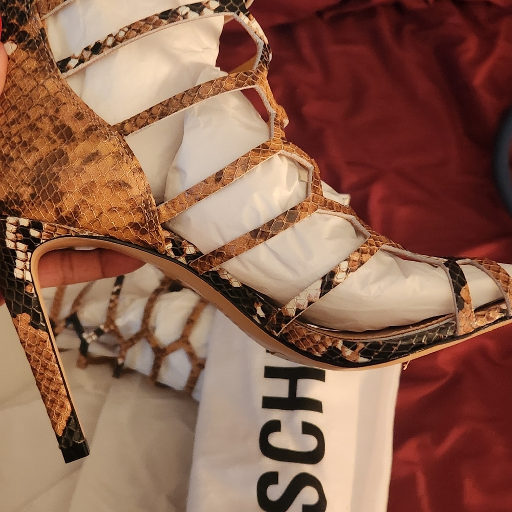 Shoes - Picture 6 of 7
